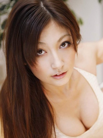 ��ɫ�зɶ���ë